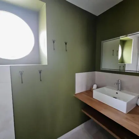 Les Tanins D 'ay Villa Ay-Champagne